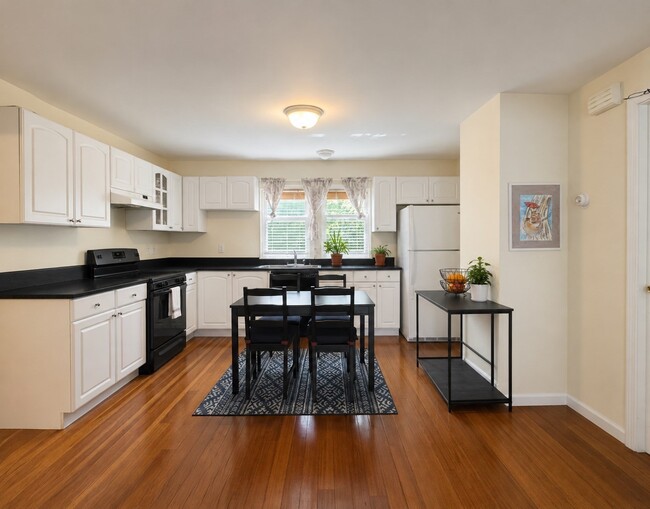 Building Photo - 43 Market St Unit B