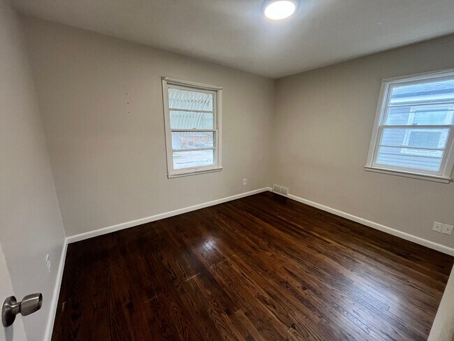 Photo - 1 1/2 story corner home