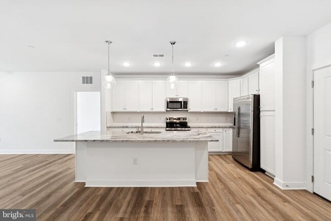 Photo - 21731 Dovekie Ter Unidad 505