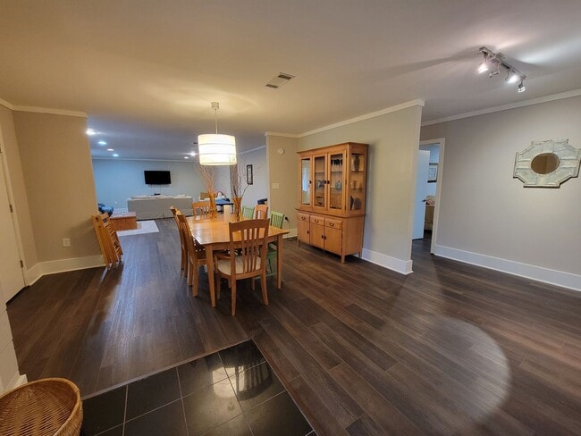 Photo - Spacious and newly renovated 3 bed 2 bath ...