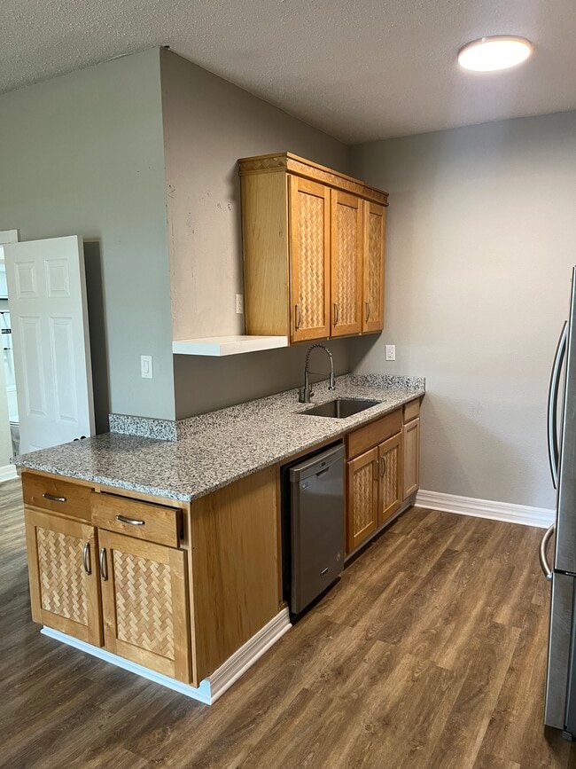 Photo - 8715 Fowler Ave Unidad 1