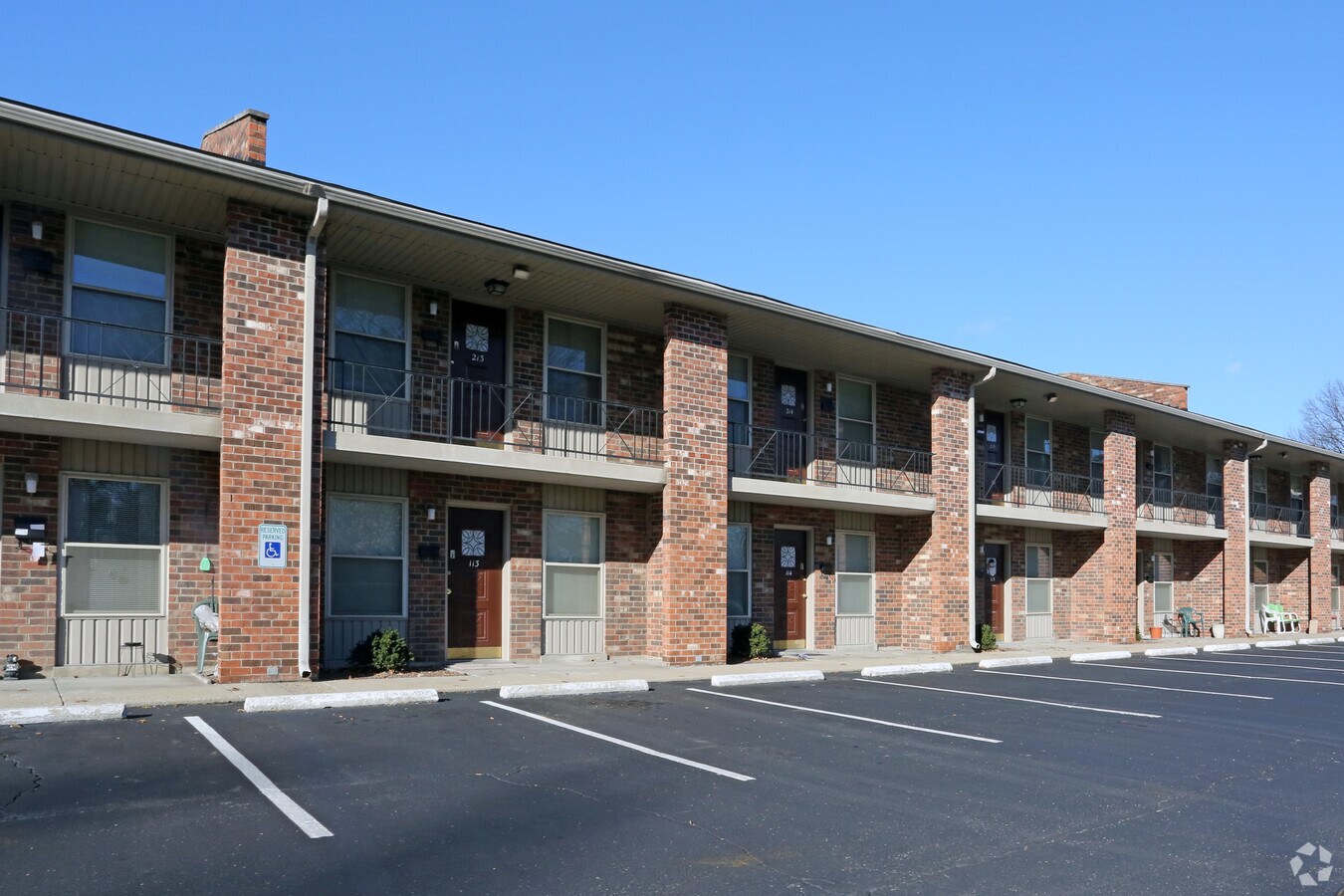 The Rockford Arms Apartment Community Shively, KY