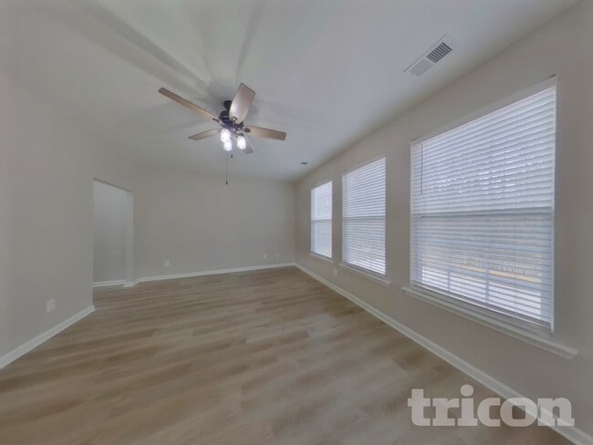 Photo - 212 Cochin Trce