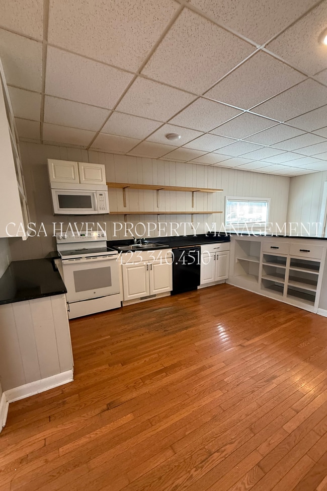 Photo - Johnson City, TN – 3 Bedroom Apartment with Utilities Included! Unit 206 E Watauga - 1