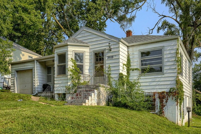 Photo - 3028 Whitmore St