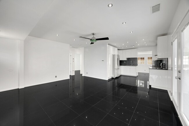 Photo - Adorable 2 Bed / 1 Bath