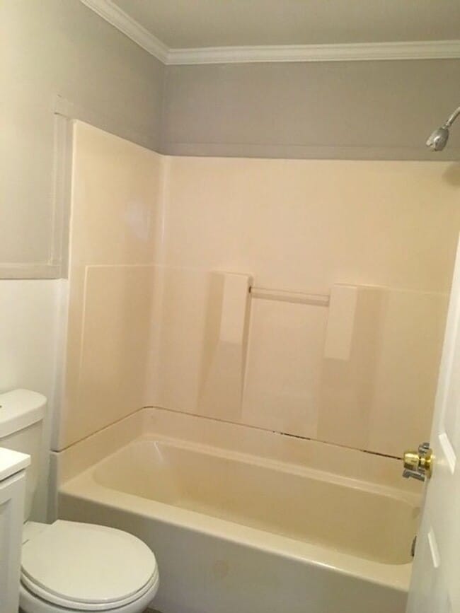 Photo - Cute 2 Bedroom Home with Hardwood Floors!