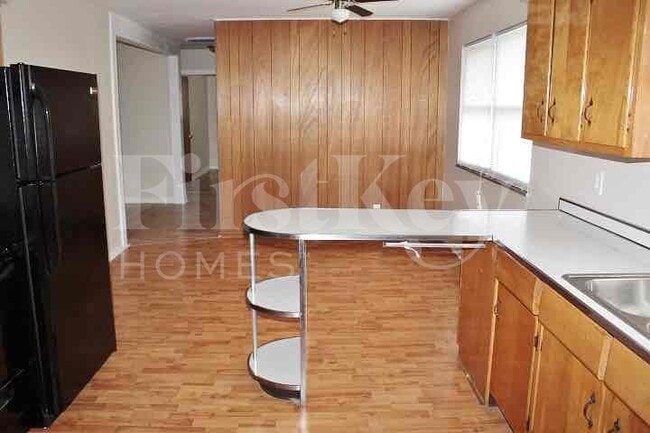 Photo - 5750 Wallingwood Dr