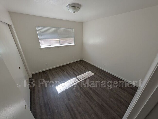 Photo - 1335 Topaz Way