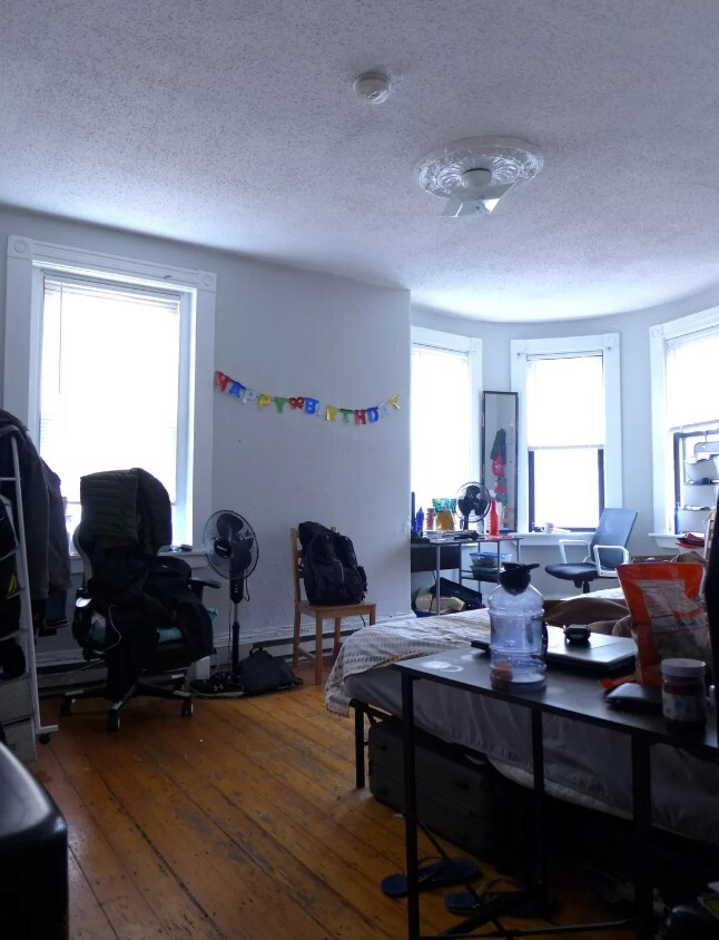 Building Photo - 33 Gay Head St Rental