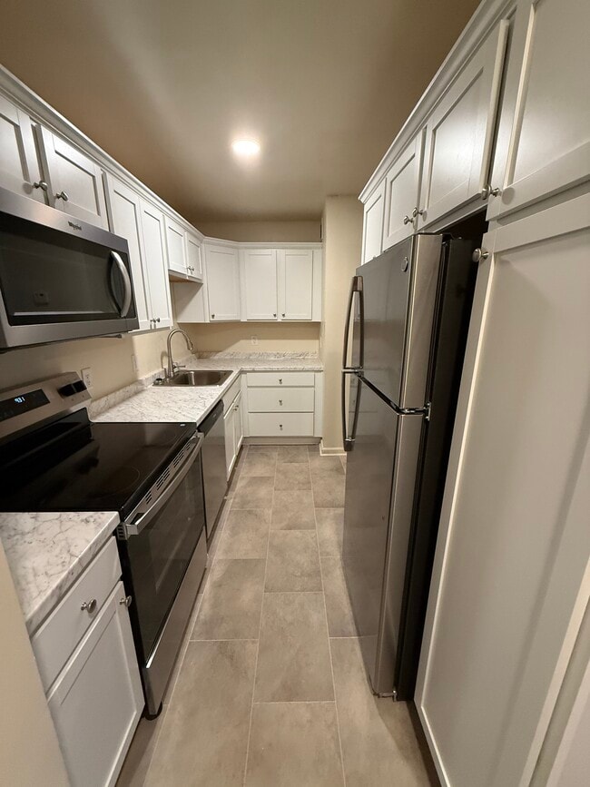 Building Photo - 586 Franklin St Unit #9