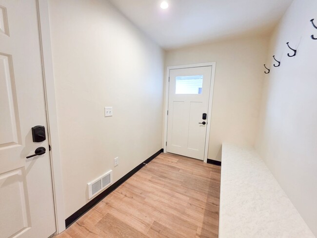 Photo - 1677-1679 Amy Street Unit 1679
