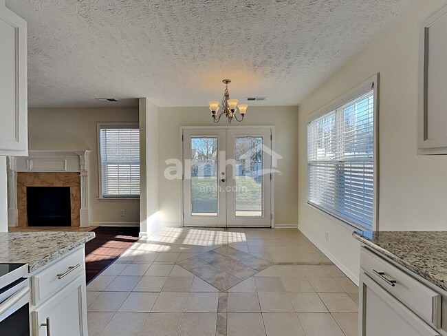 Photo - 651 Crescent Rd