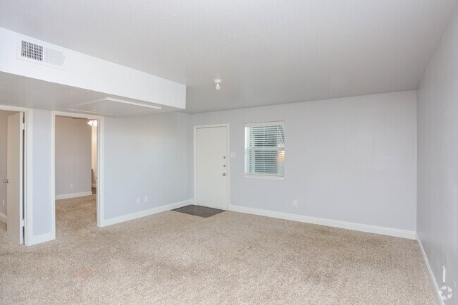 2BR, 2BA - 824SF - B3 - Ridge & Parkdale Apartments
