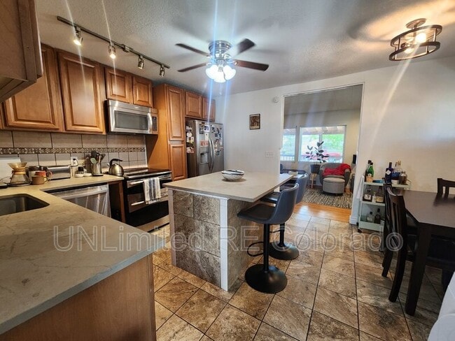 Photo - 945 N Paris St