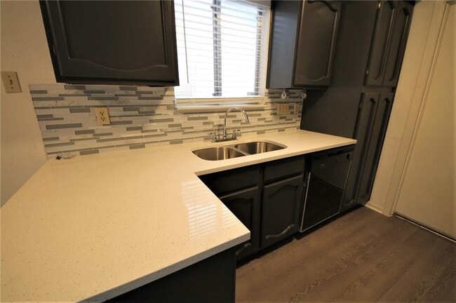 3206 Spaniel Dr