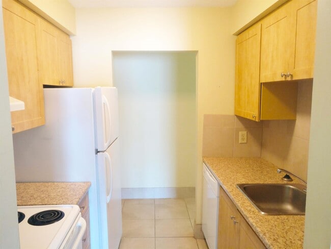 Building Photo - 1700 University Ave W Unit 101