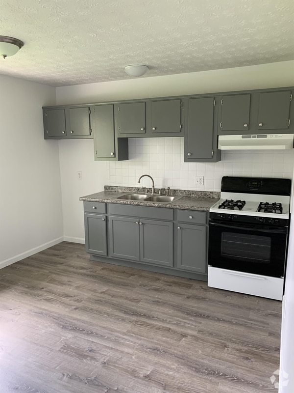 Building Photo - 184 Bernower Ave SW Rental