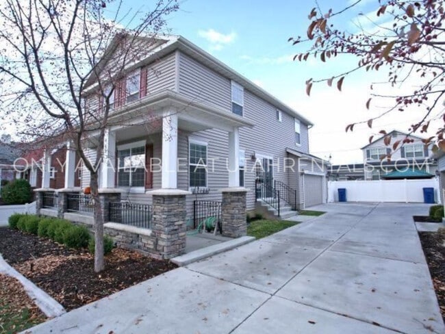 Building Photo - 466 S 400 W