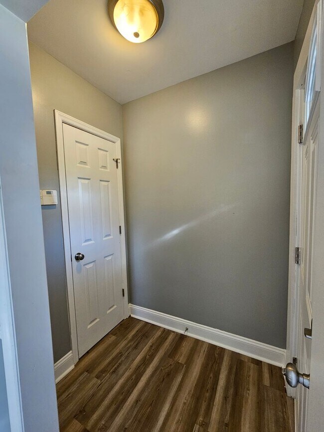 1301 Ray Ave