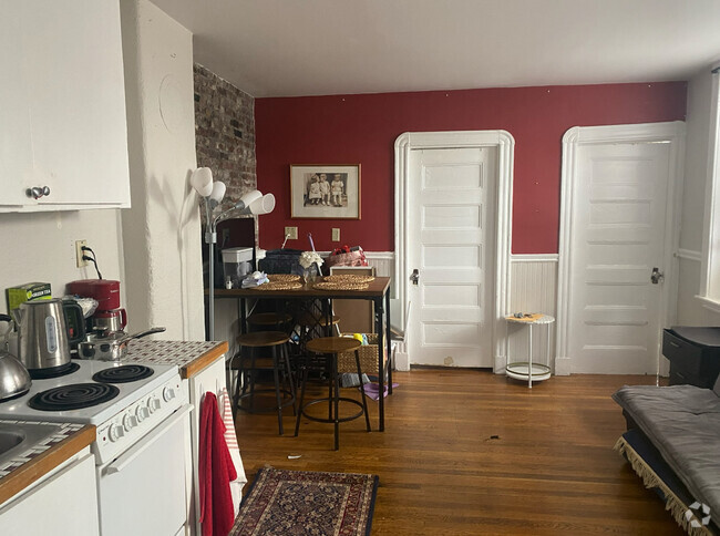 Building Photo - 72 Revere St Unit 3R Rental