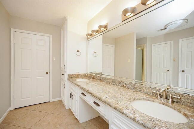 Photo - 2918 E Elm Cir