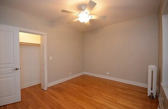 Photo - 536 W Cornelia Ave Unit APT 1S