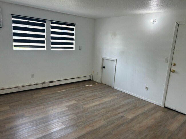 Photo - 1720 E 12th St Unit 3