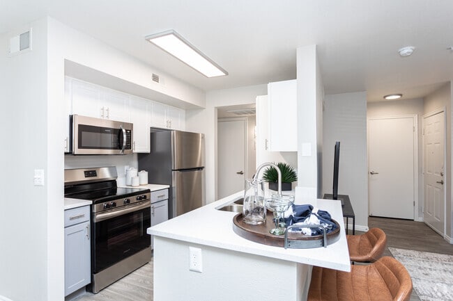 1BR, 1BA - 655SF - Kitchen