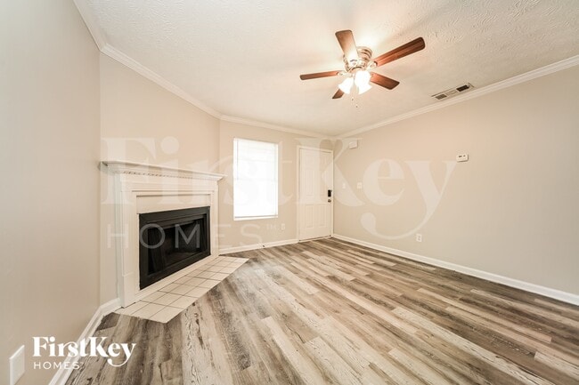 Photo - 350 Country Club Dr