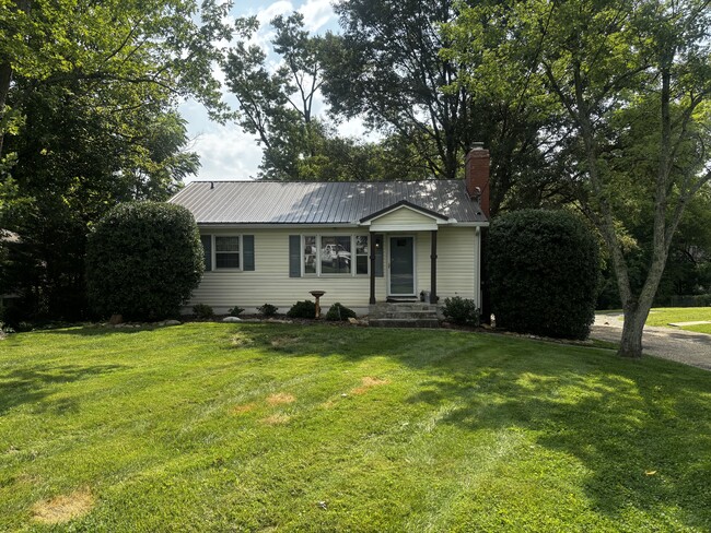 Building Photo - 4106 Woodlawn Pike