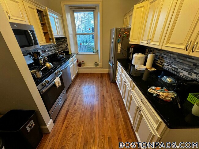 Photo - 684 Parker St Unit 2