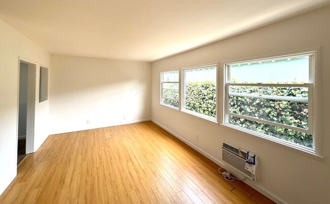 Living Room looking East - 2262 31st St
