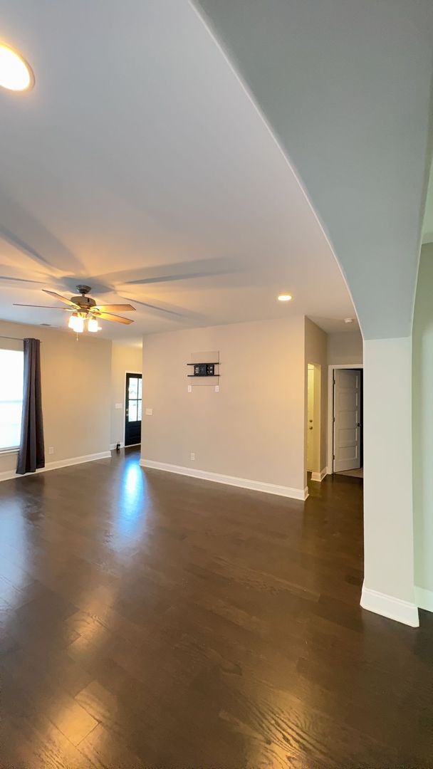 Photo - AVAILABLE NOW!! Beautiful 4 bd in Cambridge Farms!