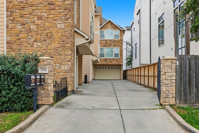 Photo - 1714 Ovid St