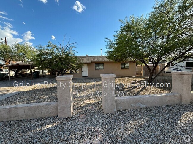 Building Photo - Beautifully Remodeled 4 Bedroom 2 Bath Hou... Rental