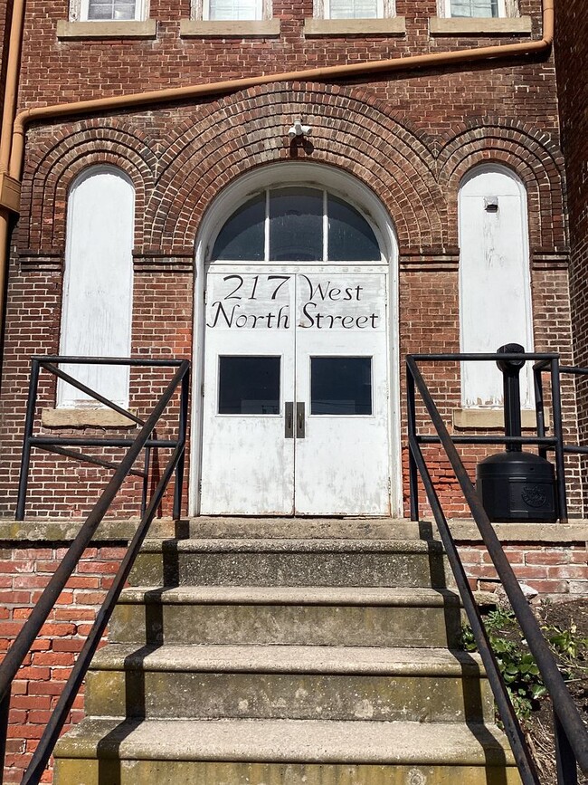 Building Photo - 217 W North St Unit 217 W North Street - Apt 1