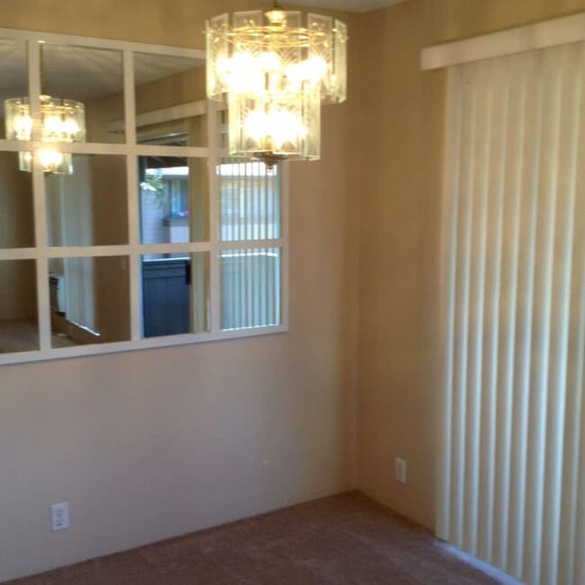Building Photo - 2 BD / 1.5 BA Townhouse in Ewa Beach!