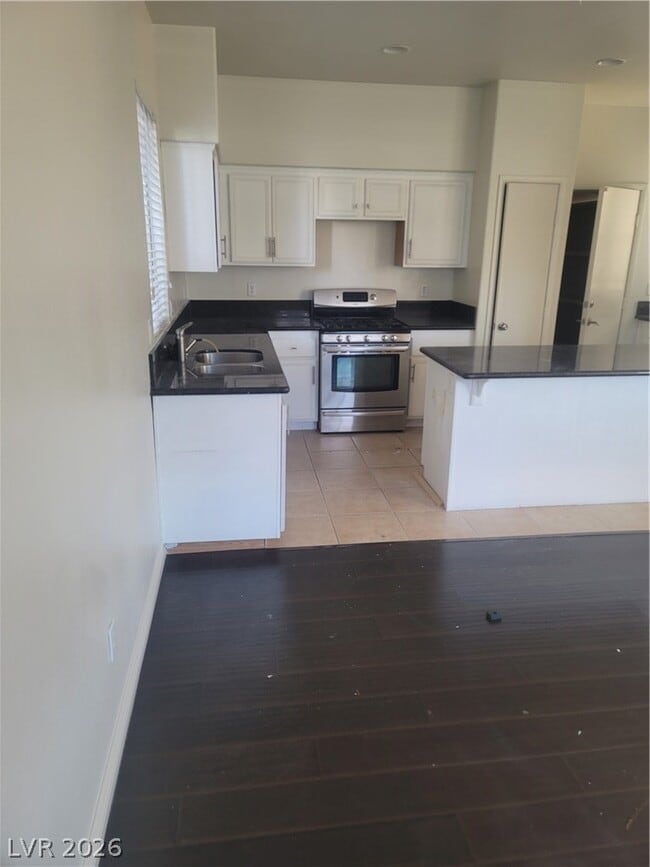 Building Photo - 1432 Evening Song Ave