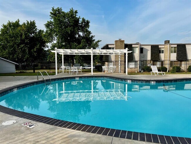 Photo - 214 Justin Dr