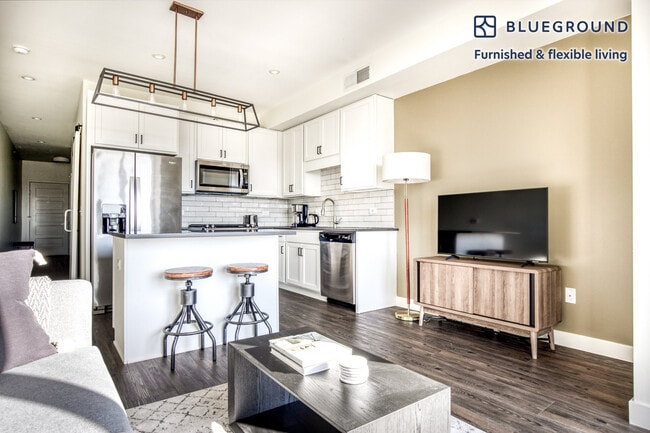 Photo - 100 N Addison Ave Unidad FL6-ID866