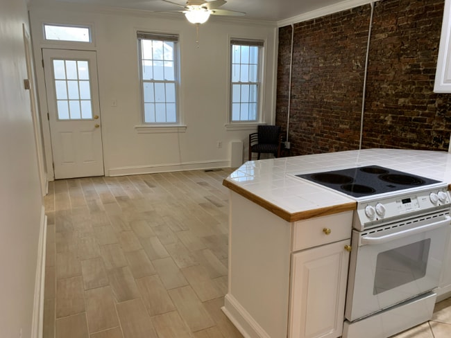 Photo - 1666 32nd St NW Unidad 5