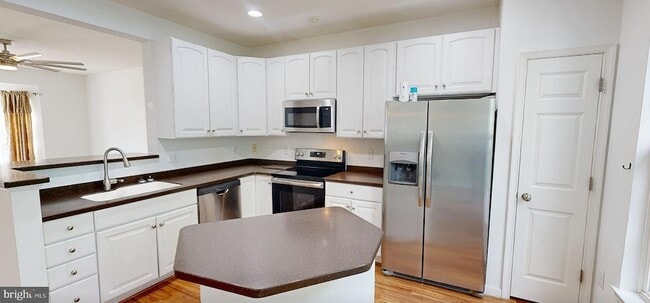 Photo - 60 River Ln