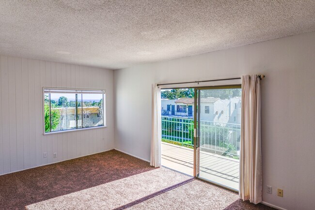 living room - 6456 Cavalleri Rd Unit Malibu Gardens townhome