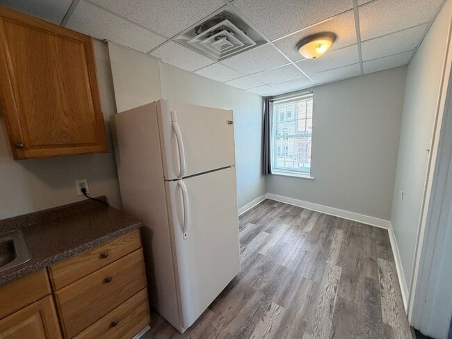 Photo - Spacious 1-Bedroom with Flexible Bonus Space Near Downtown Akron Unit 301