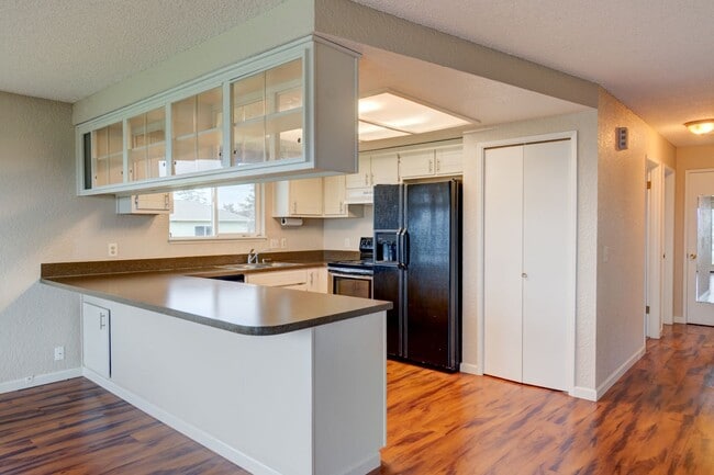 Photo - 2 Bedroom 2 Bath Sierra Neighborhood Home with Water View