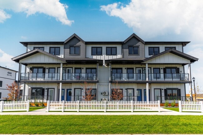 Building Photo - Latitude 49 Townhomes