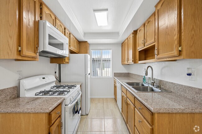 2BR, 2BA - 1200SF - Kitchen