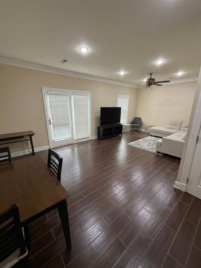 Photo - 110 Renee Ln