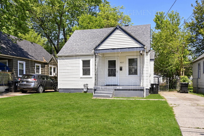 Building Photo - 4217 Grand Ave